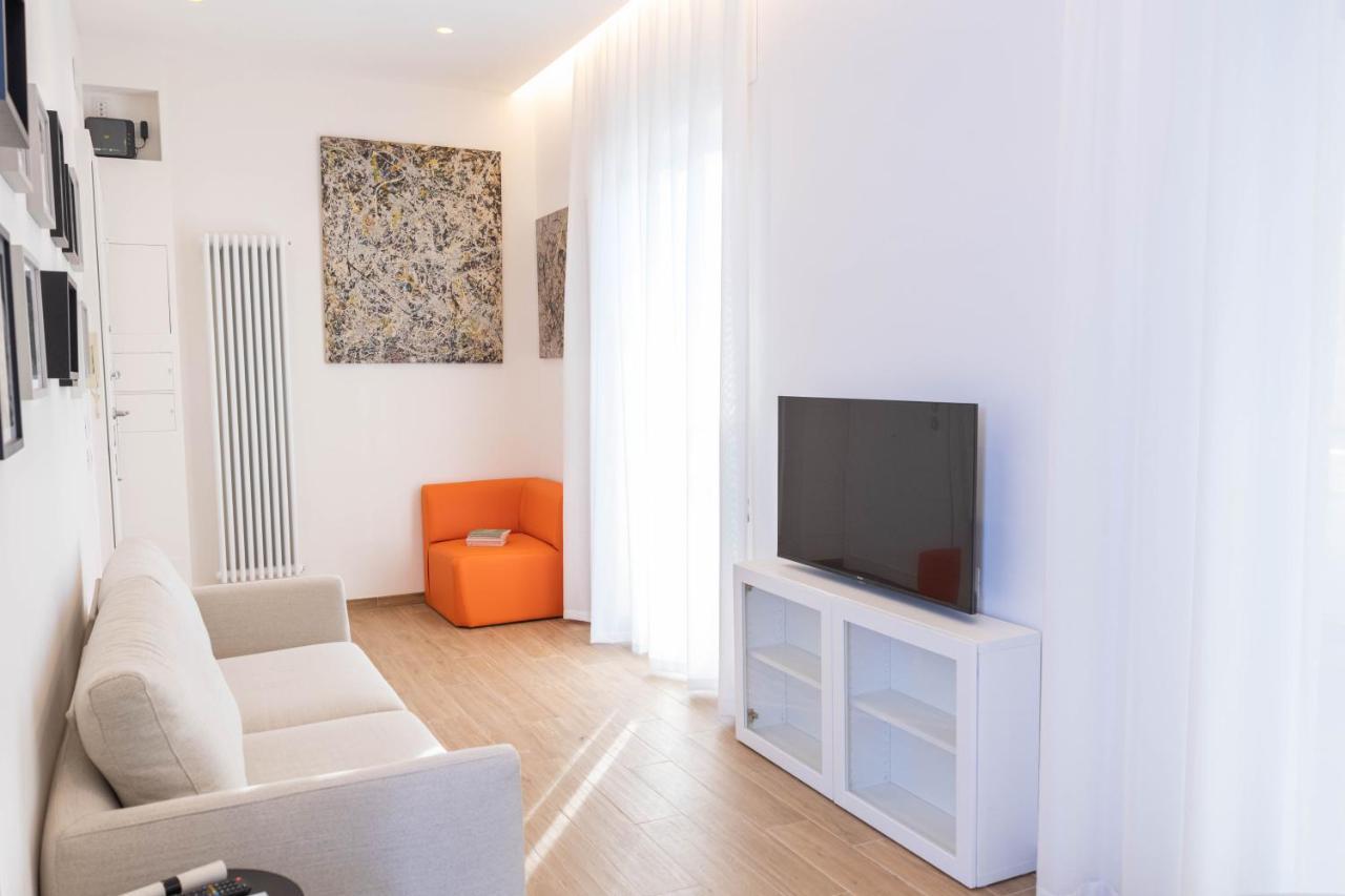 Colosseo Brightful Apartment With Rooftop โรม ภายนอก รูปภาพ