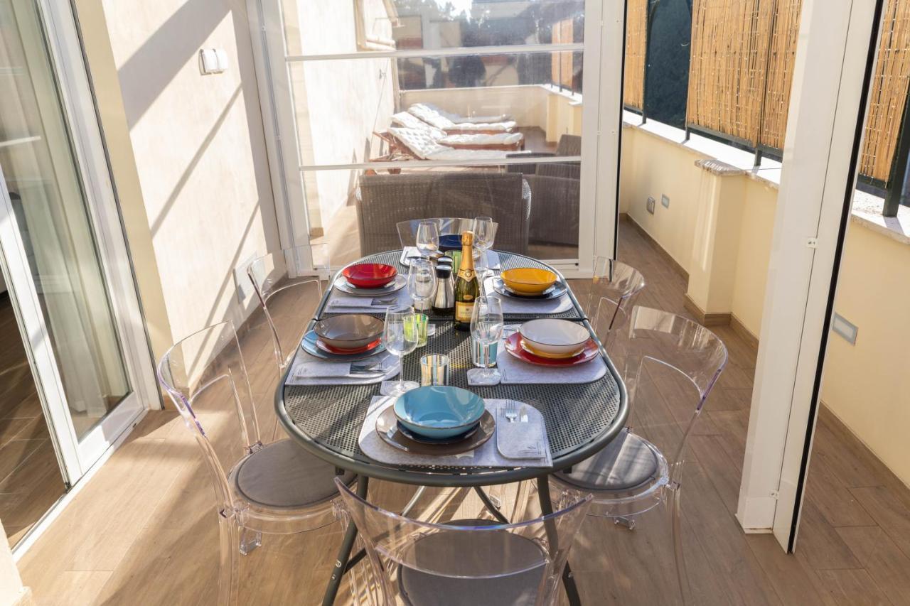 Colosseo Brightful Apartment With Rooftop โรม ภายนอก รูปภาพ