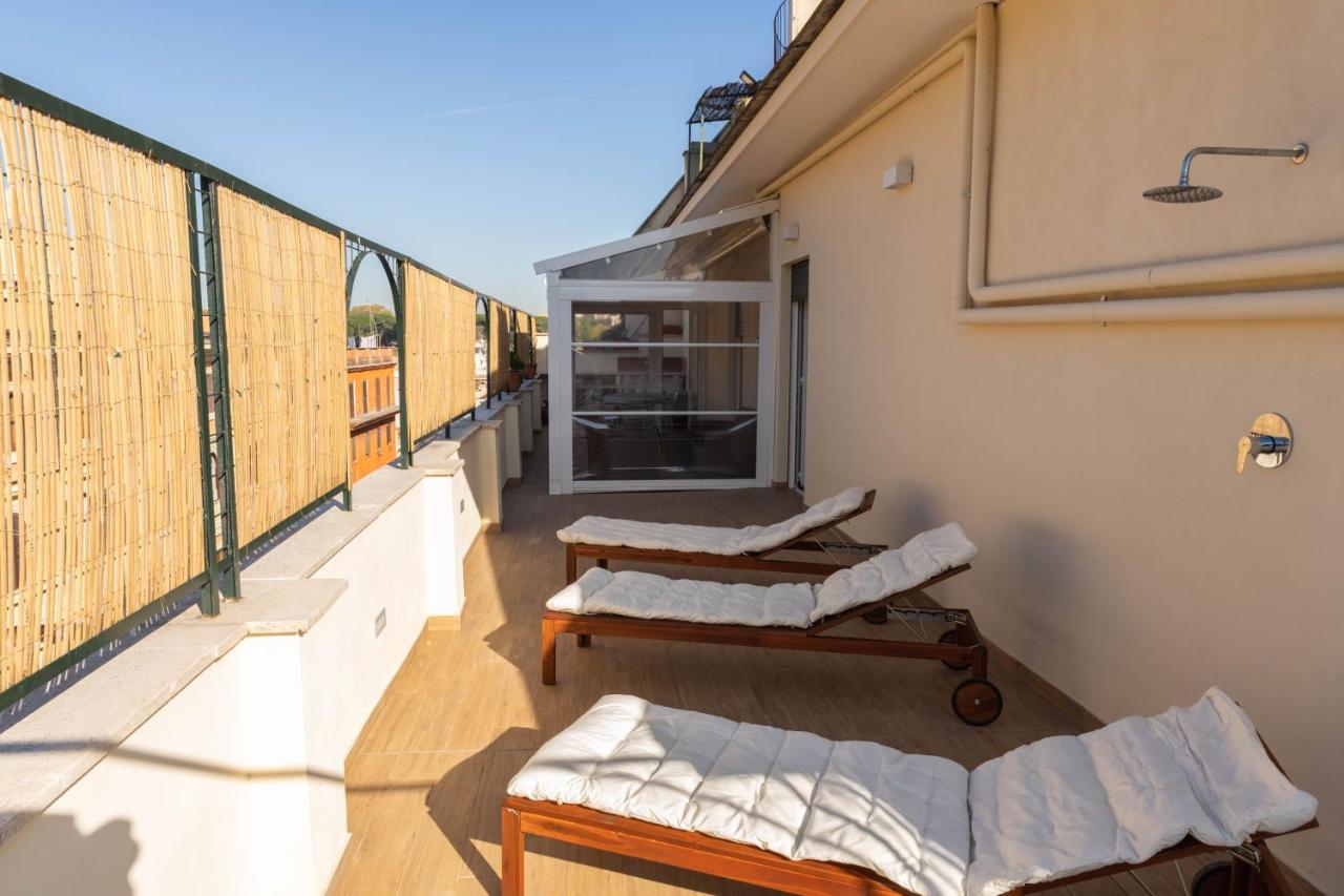 Colosseo Brightful Apartment With Rooftop โรม ภายนอก รูปภาพ