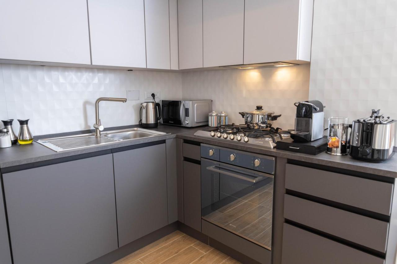 Colosseo Brightful Apartment With Rooftop โรม ภายนอก รูปภาพ