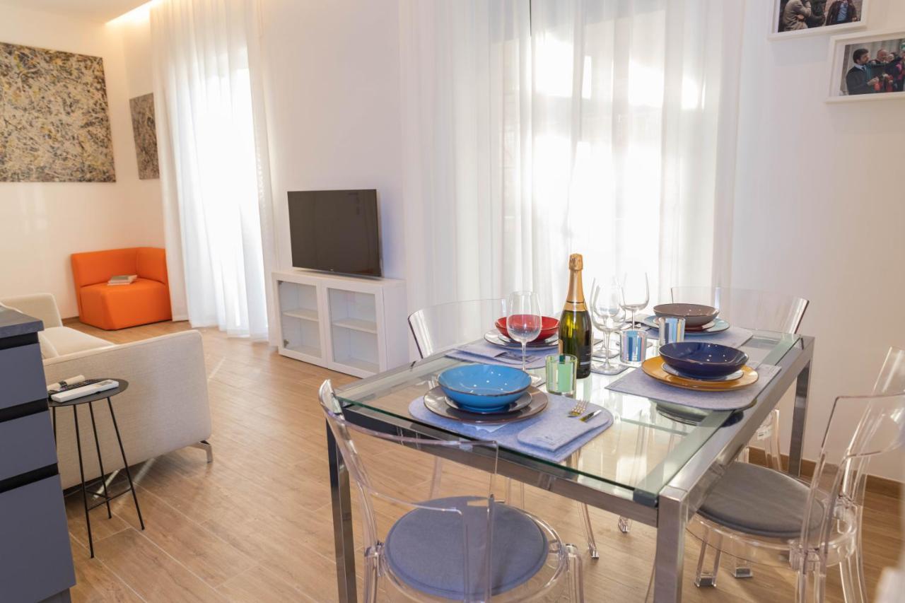Colosseo Brightful Apartment With Rooftop โรม ภายนอก รูปภาพ