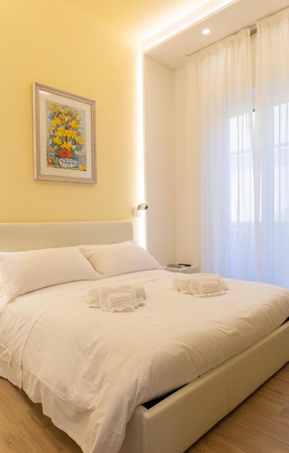 Colosseo Brightful Apartment With Rooftop โรม ภายนอก รูปภาพ