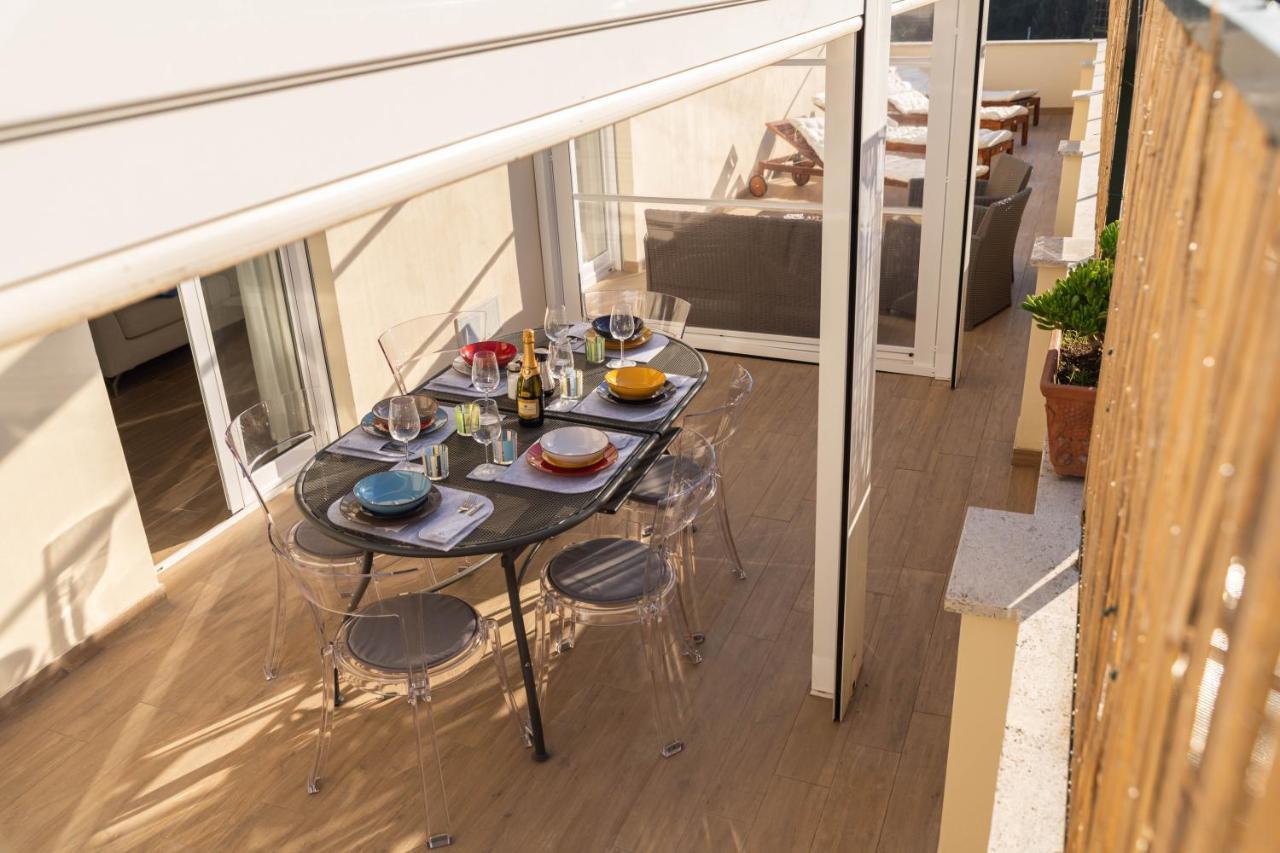 Colosseo Brightful Apartment With Rooftop โรม ภายนอก รูปภาพ