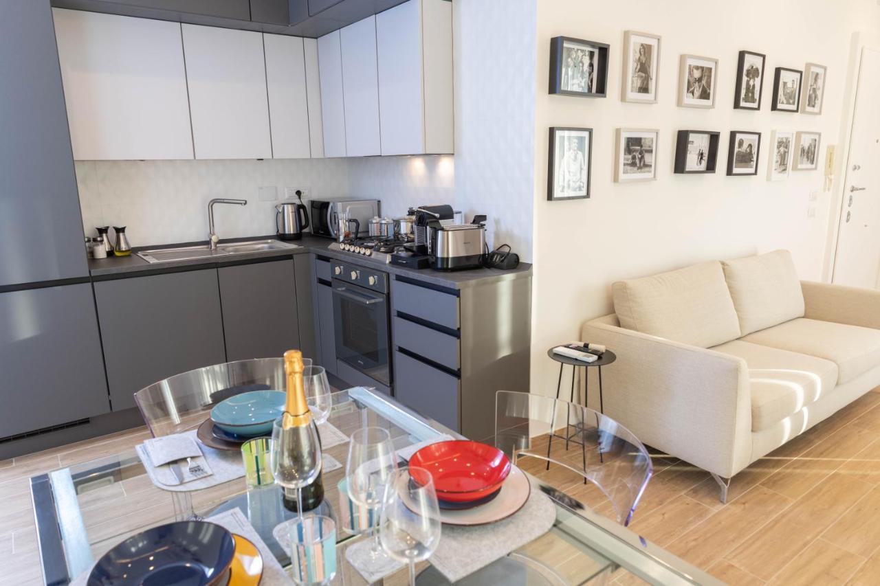 Colosseo Brightful Apartment With Rooftop โรม ภายนอก รูปภาพ